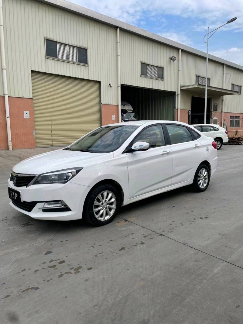 东莞18年长安汽车悦翔V72