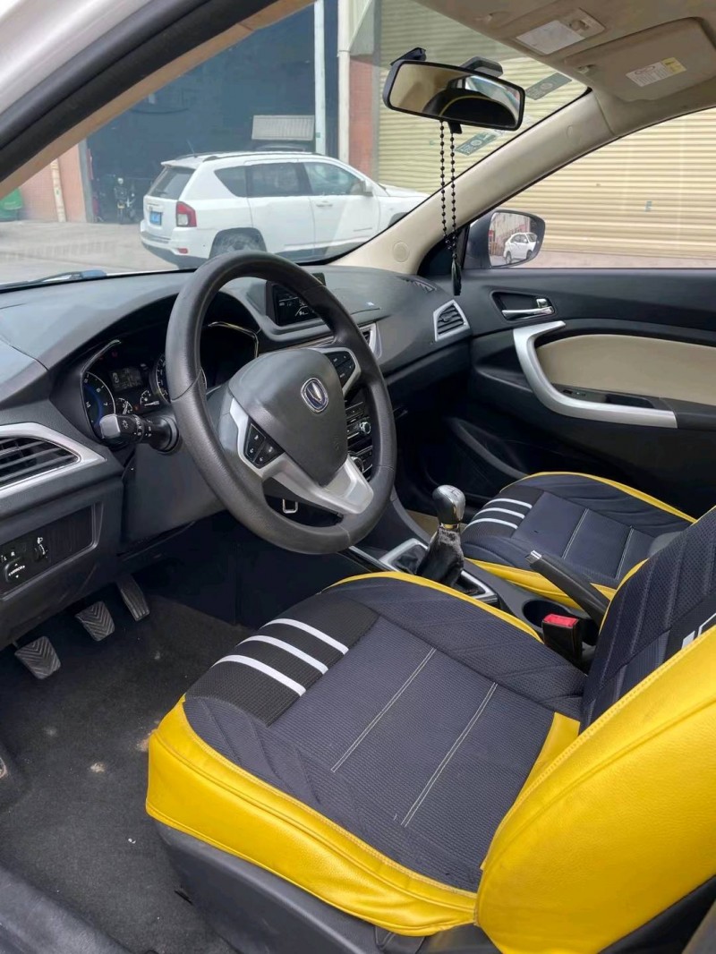 东莞18年长安汽车悦翔V76