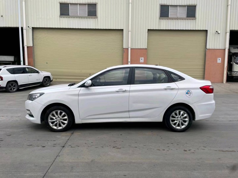 东莞18年长安汽车悦翔V78