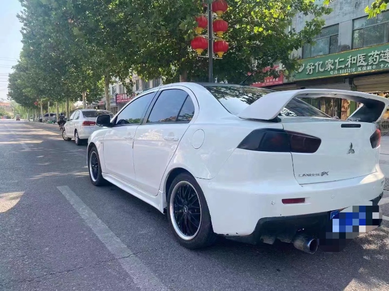 北京11年三菱翼神8
