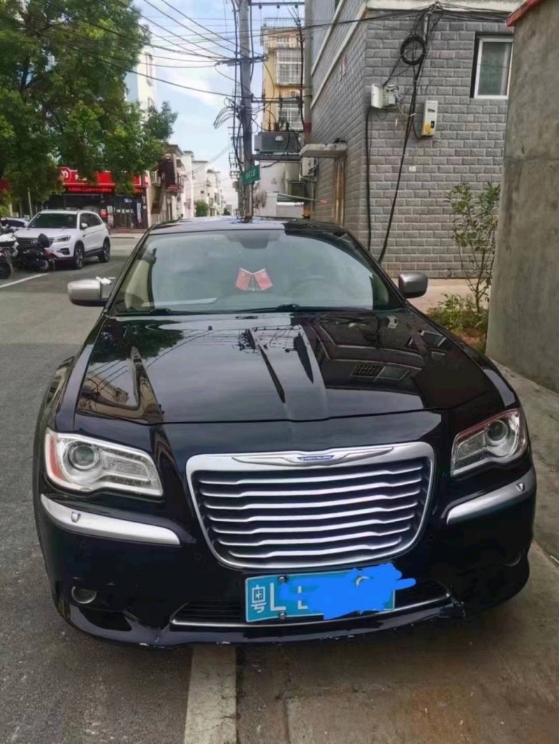 棗莊14年克萊斯勒300C1