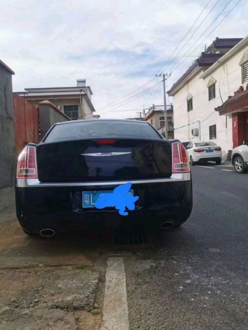 棗莊14年克萊斯勒300C4