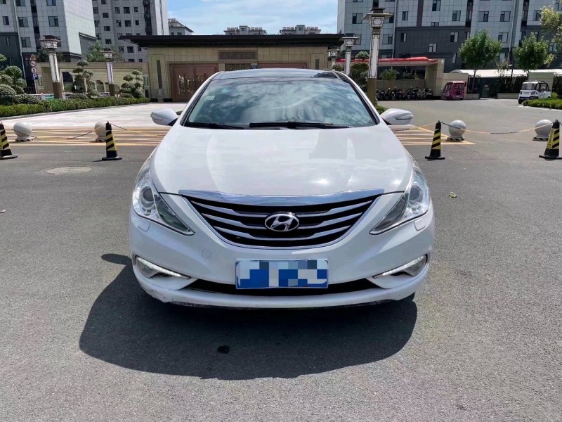 嘉兴14年现代索纳塔八1