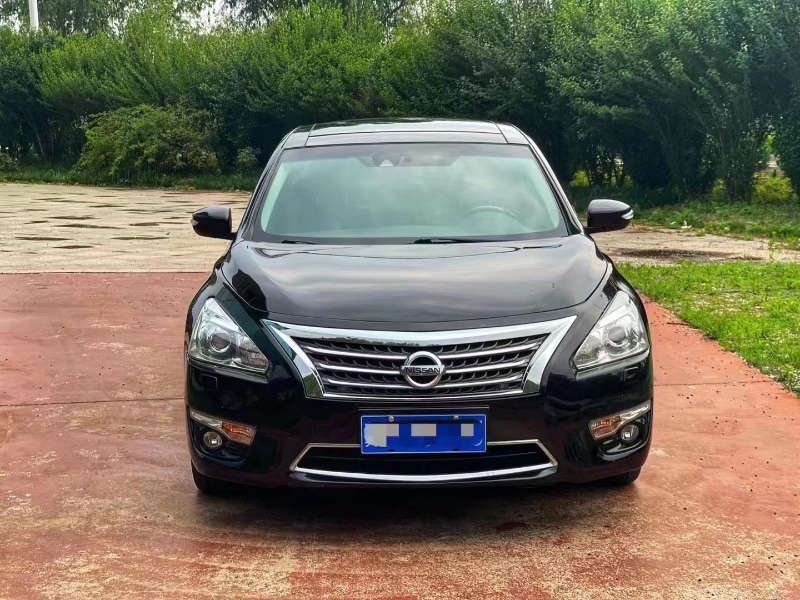 青島15年日產天籟1