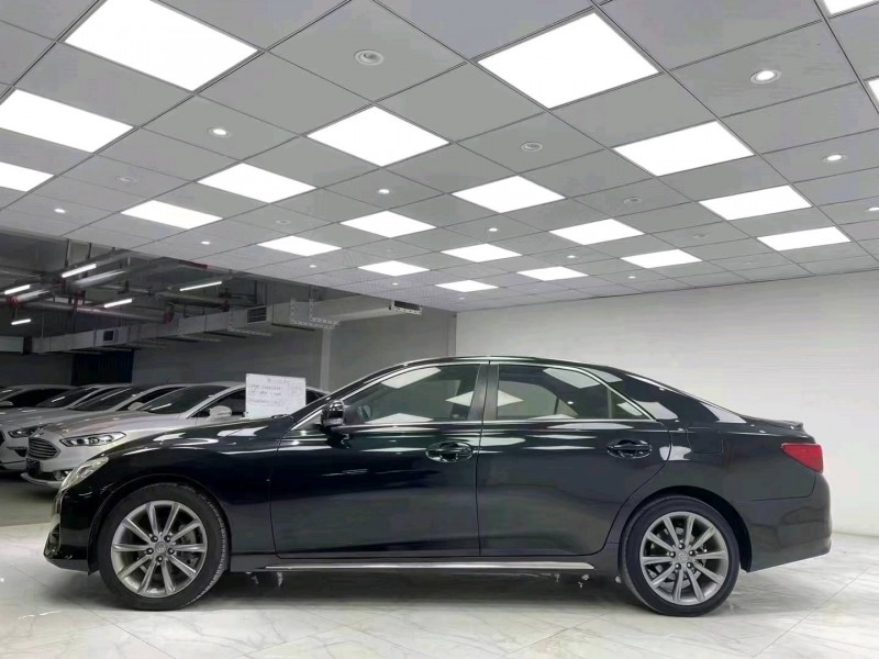 成都14年丰田锐志3