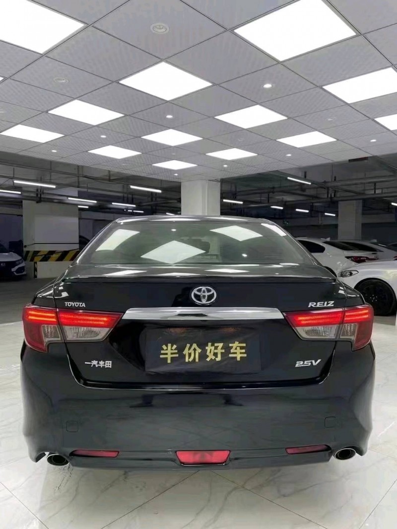 成都14年丰田锐志5