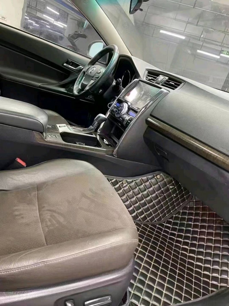 成都14年丰田锐志8