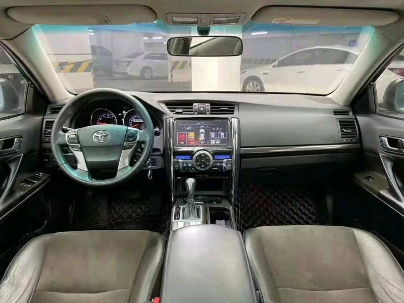 成都14年丰田锐志9