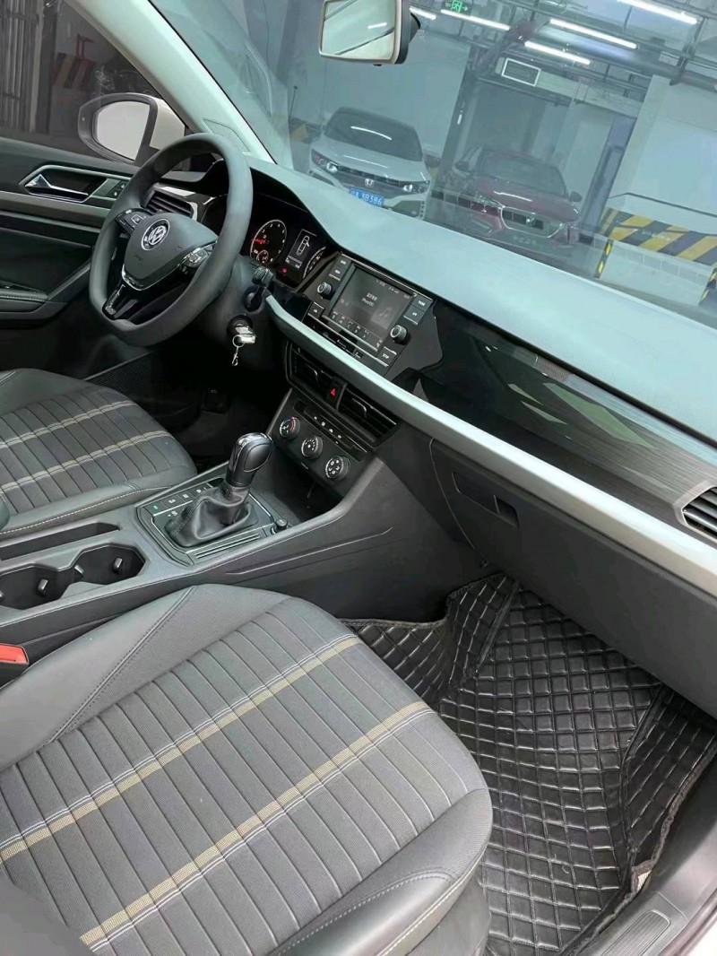 成都21年大众朗逸8