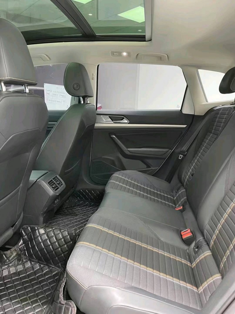 成都21年大众朗逸7