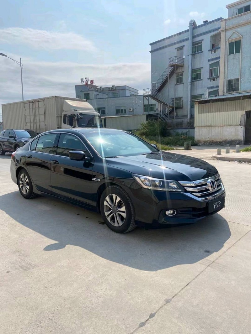 东莞16年本田雅阁2