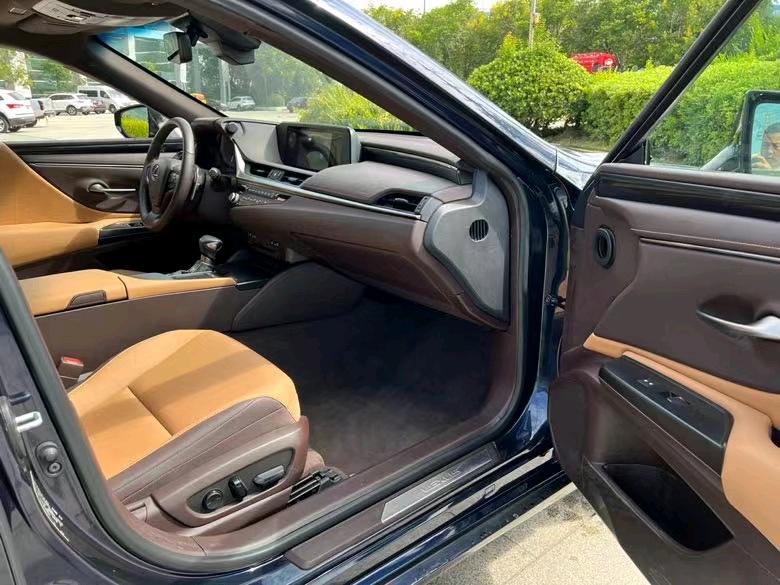 盐城21年雷克萨斯ES6