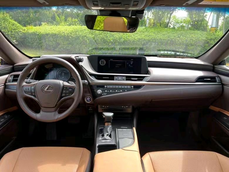 盐城21年雷克萨斯ES7