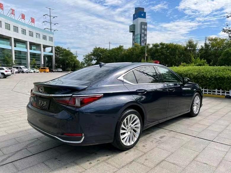 盐城21年雷克萨斯ES8