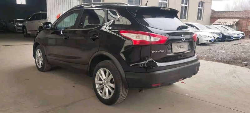 保定17年日产逍客4