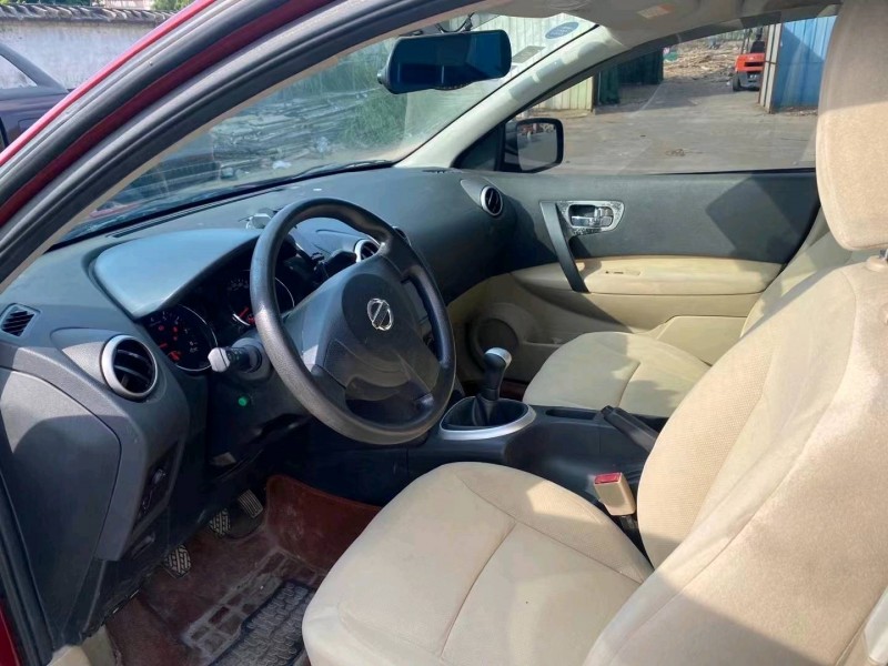 保定14年日产逍客8