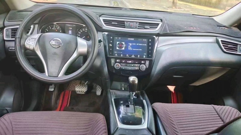 東營15年日產奇駿1