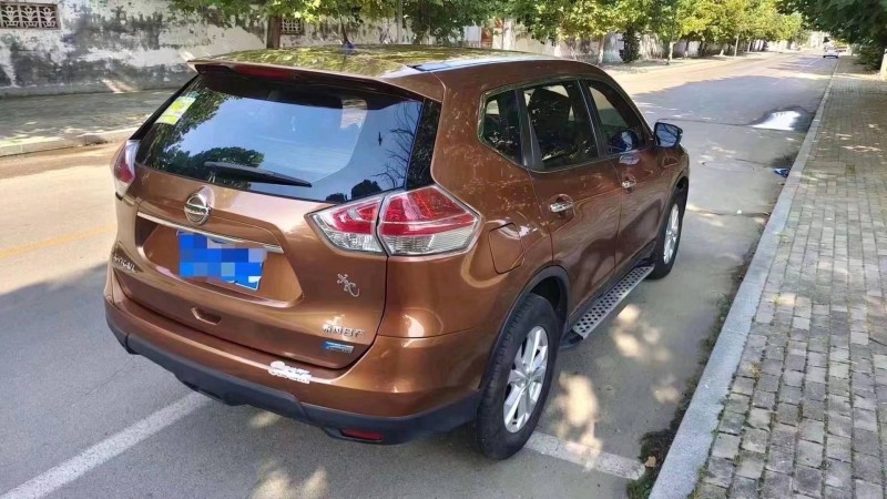 東營15年日產奇駿2