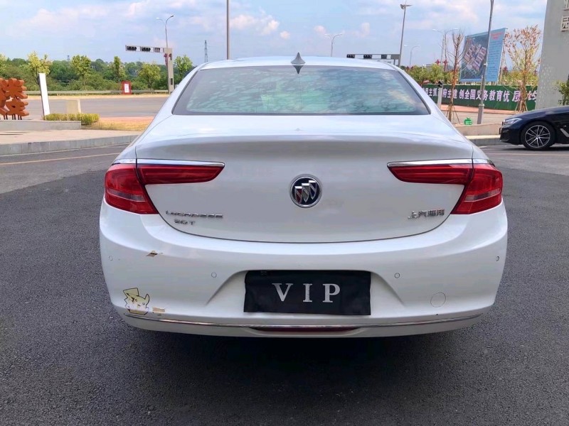 宜春16年别克君越8