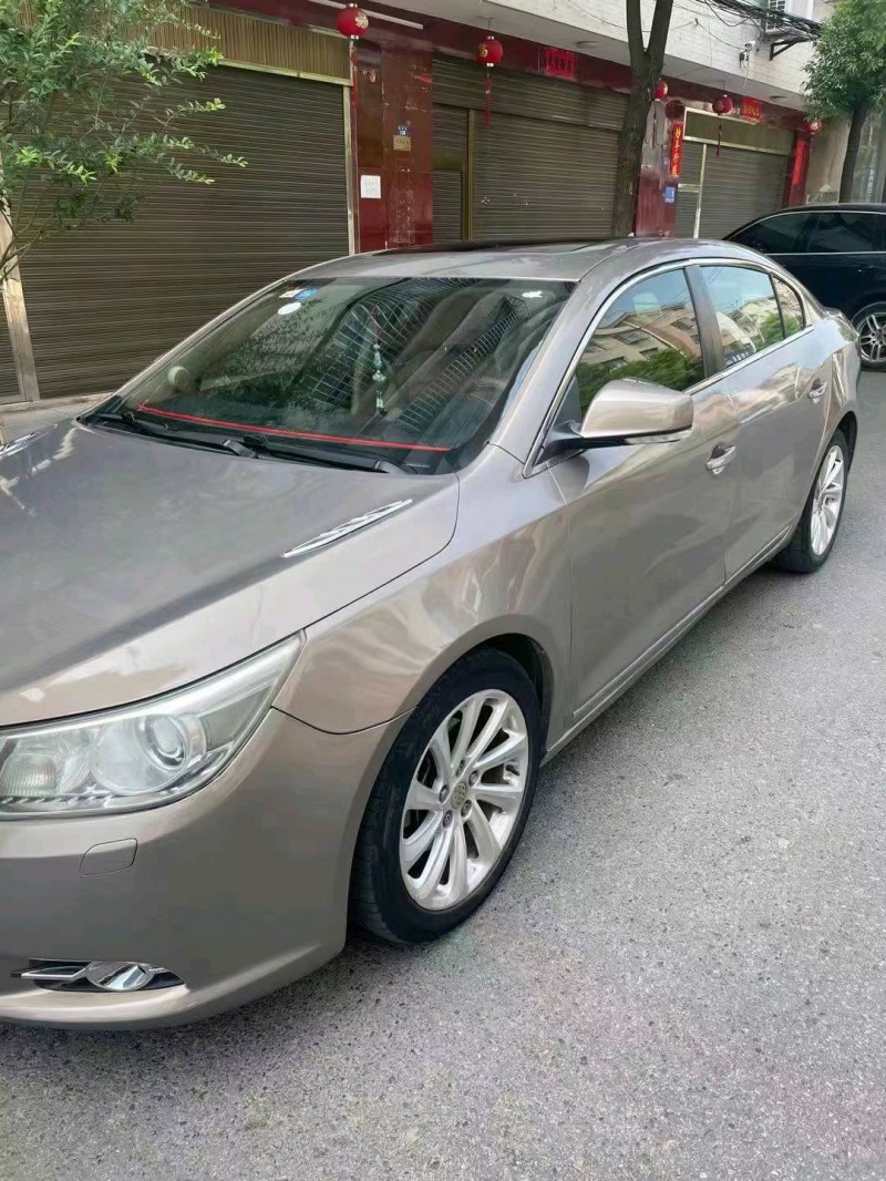 宜春12年别克君越3