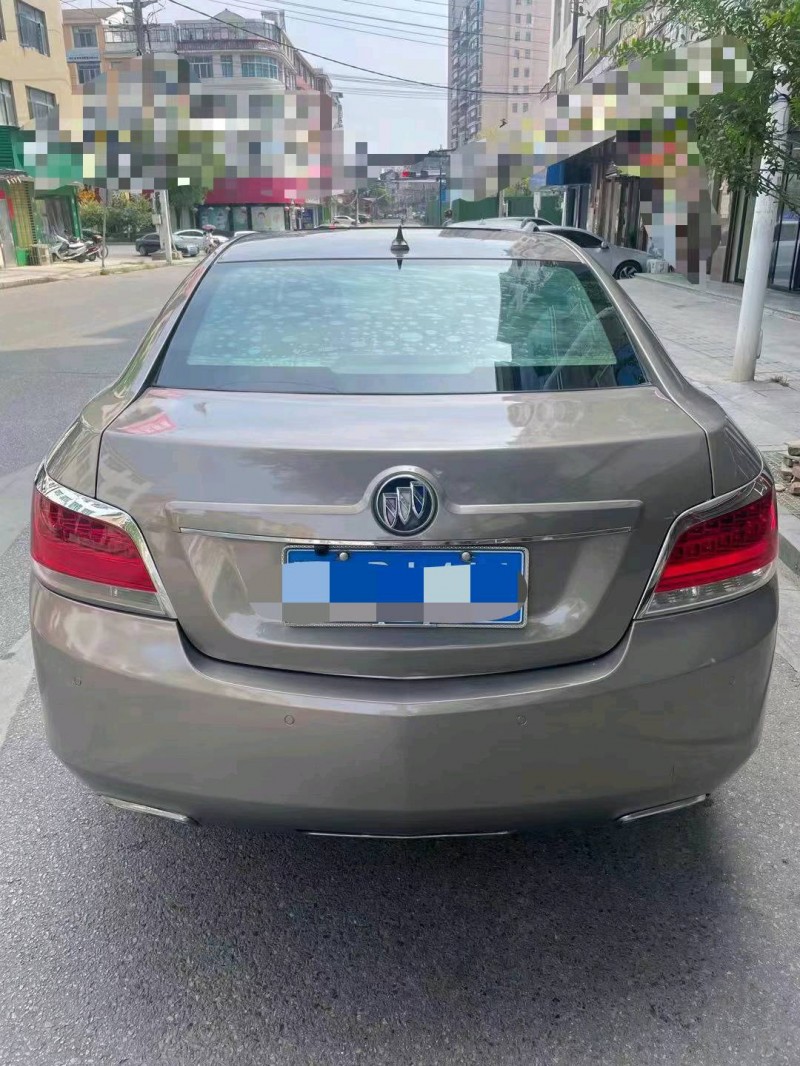 宜春12年别克君越7