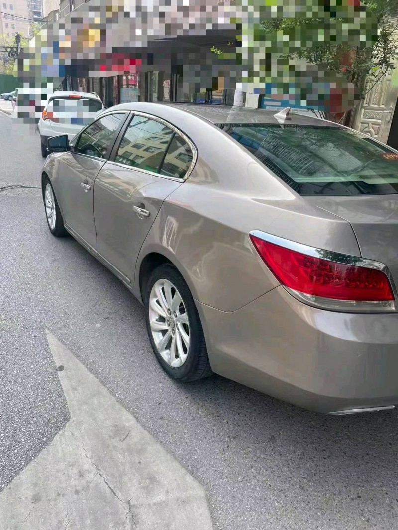 宜春12年别克君越9