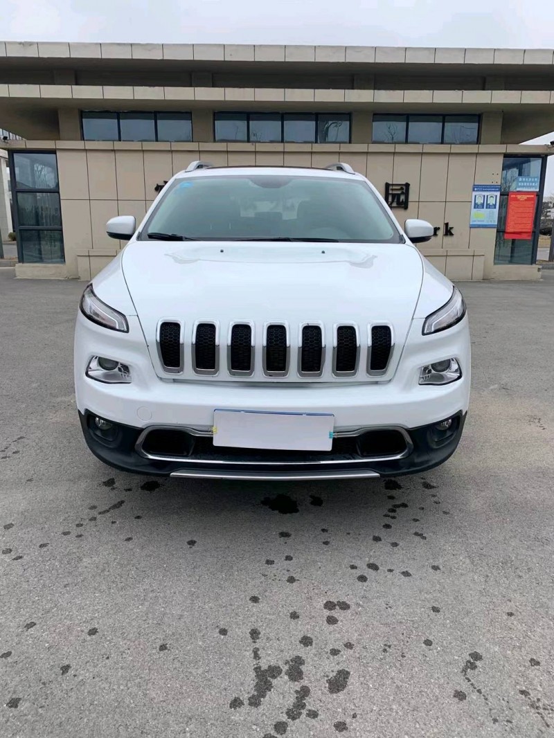 徐州18年Jeep自由光9