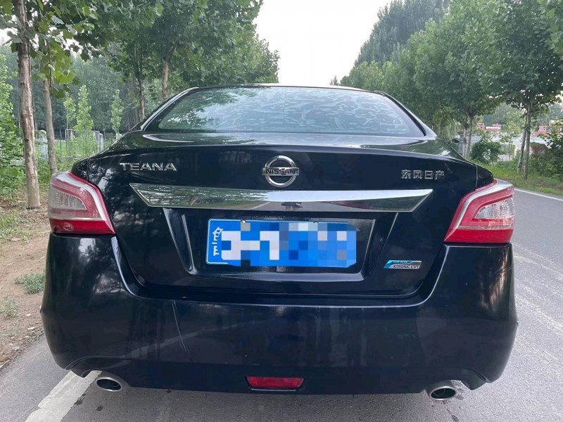 青島16年日產天籟8
