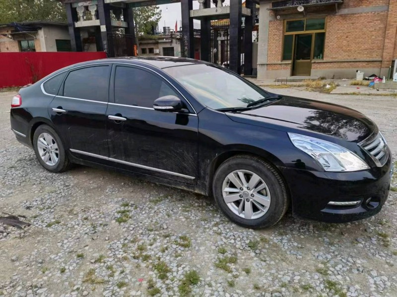 保定13年日产天籁3