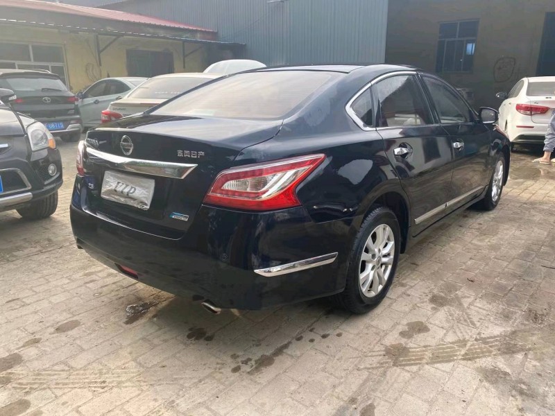 保定13年日产天籁4