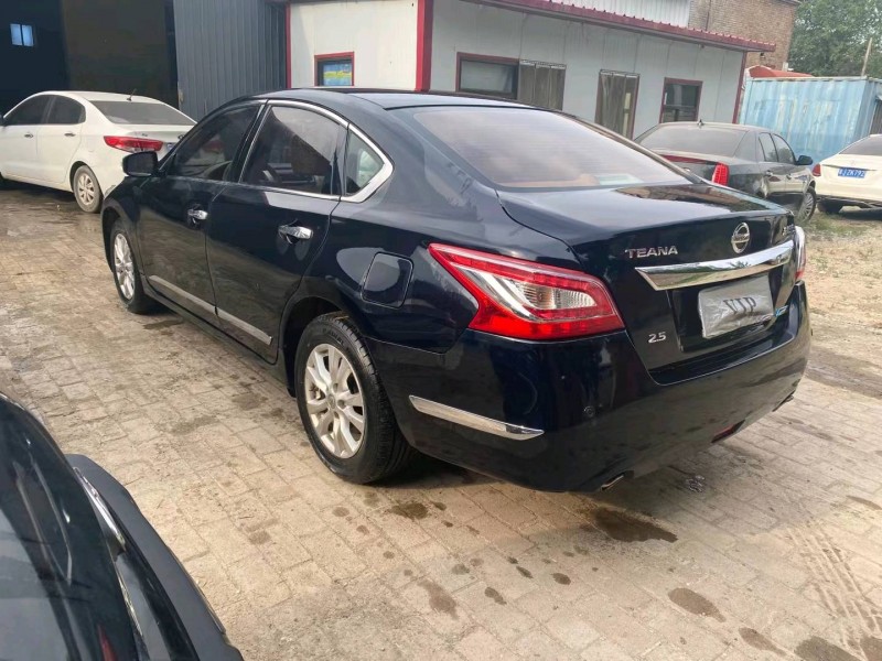 保定13年日产天籁5