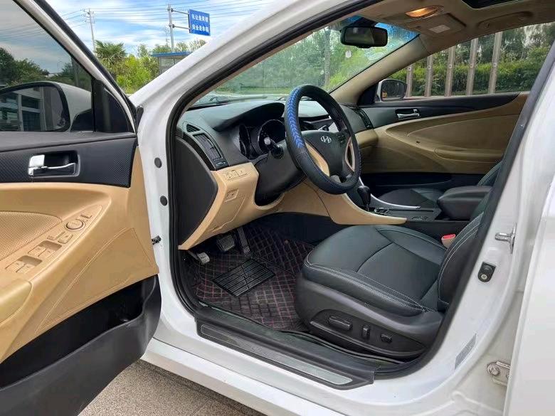 盐城14年现代索纳塔八4