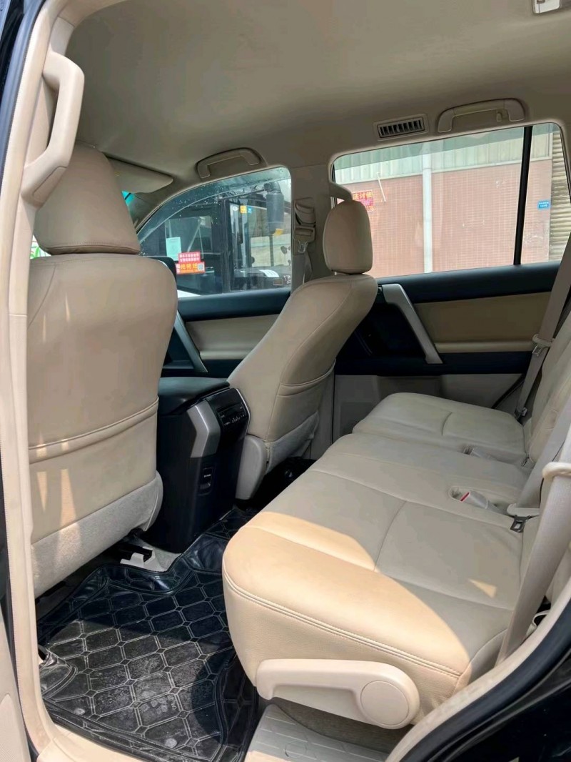 东莞12年丰田普拉多4