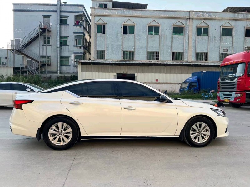 东莞20年日产天籁7