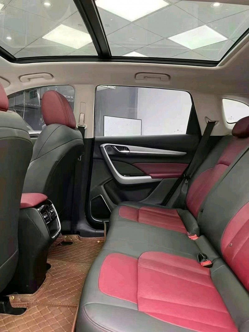 成都21年东风AX7pro7