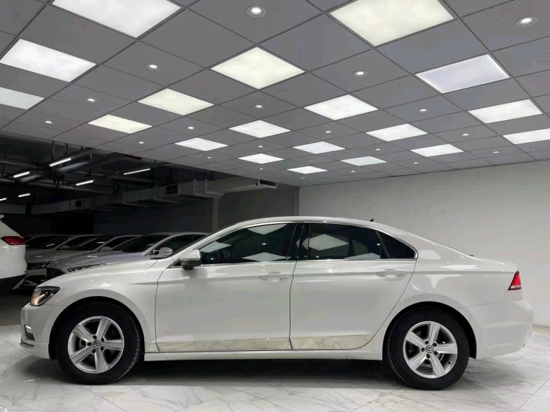 成都17年大众凌渡3