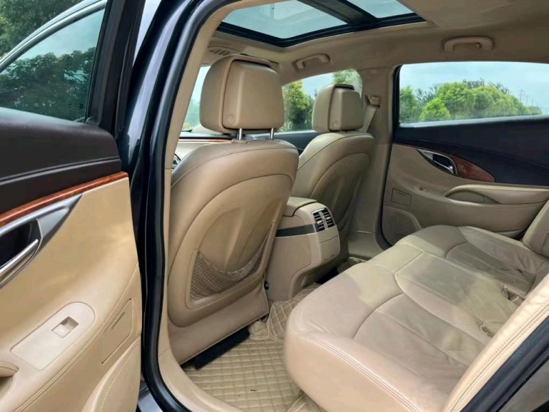 盐城10年别克君越7