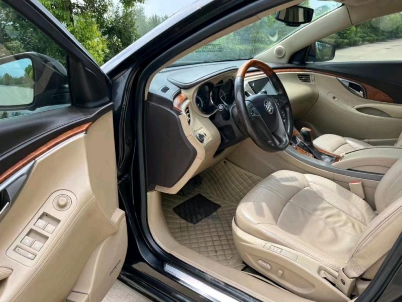 盐城10年别克君越6