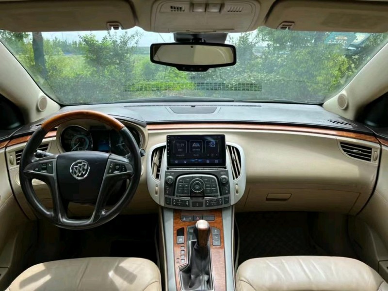 盐城10年别克君越8