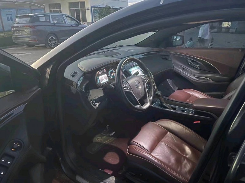 枣庄15年别克君越8