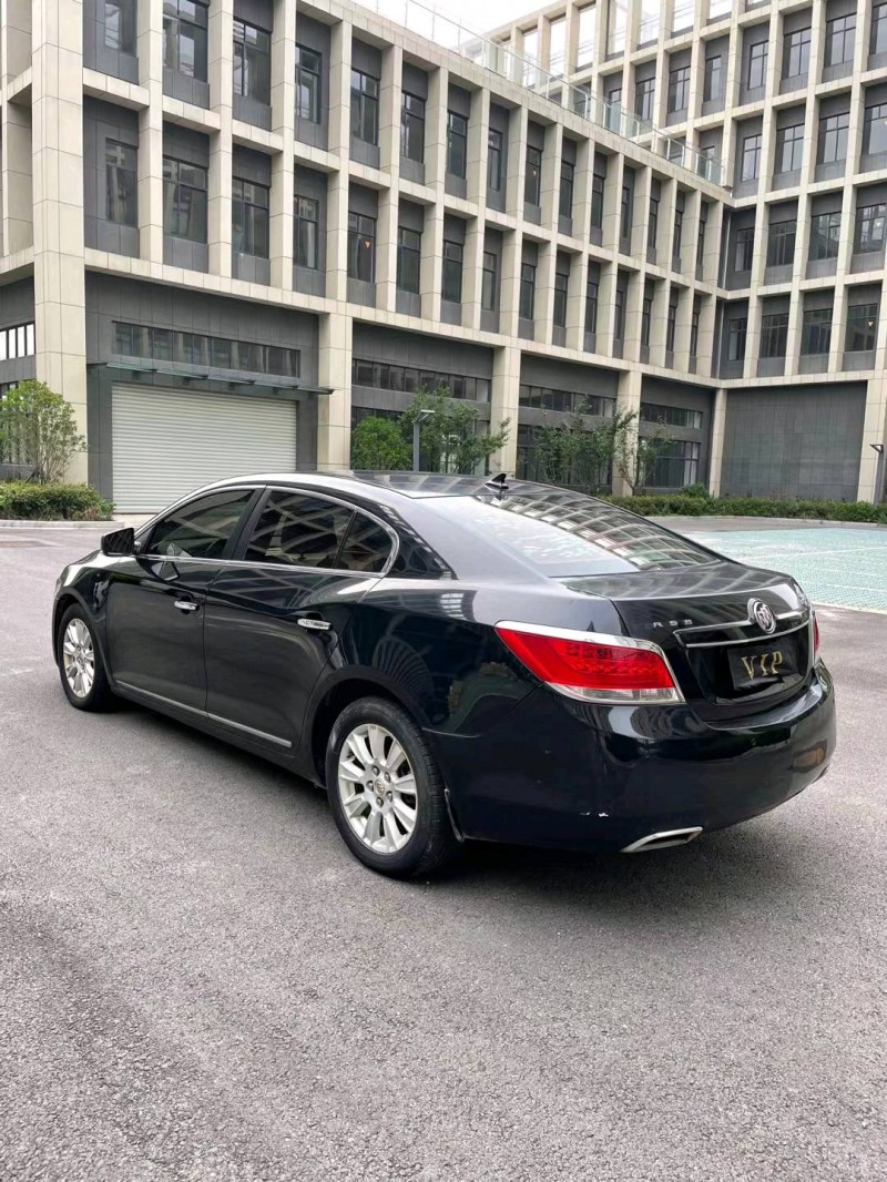 徐州12年别克君越7