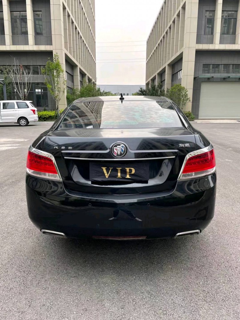 徐州12年别克君越8