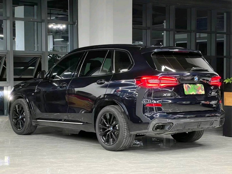 广州21年宝马X57