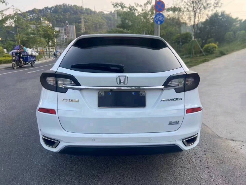 广州17年本田冠道1