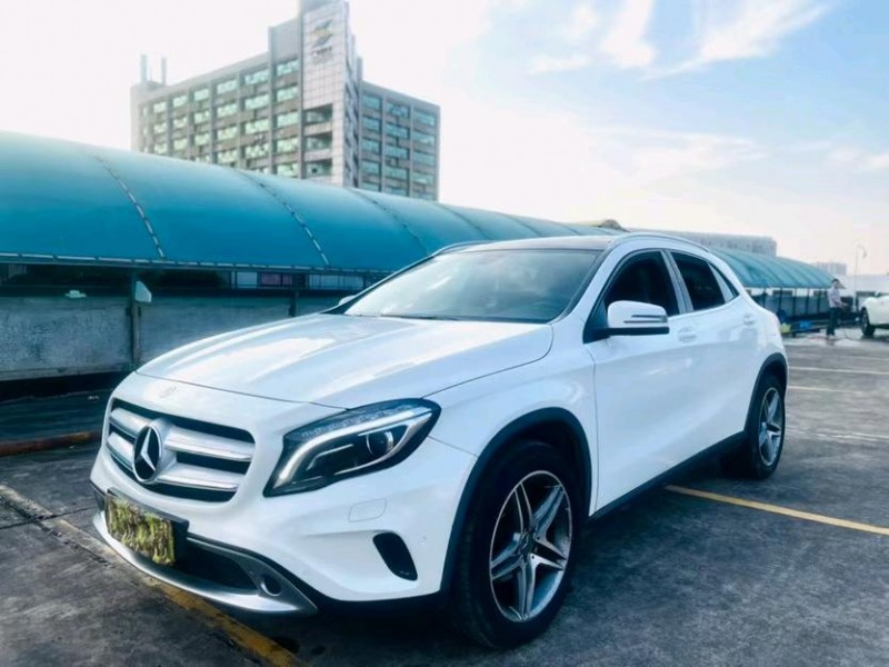 东莞14年奔驰GLA2