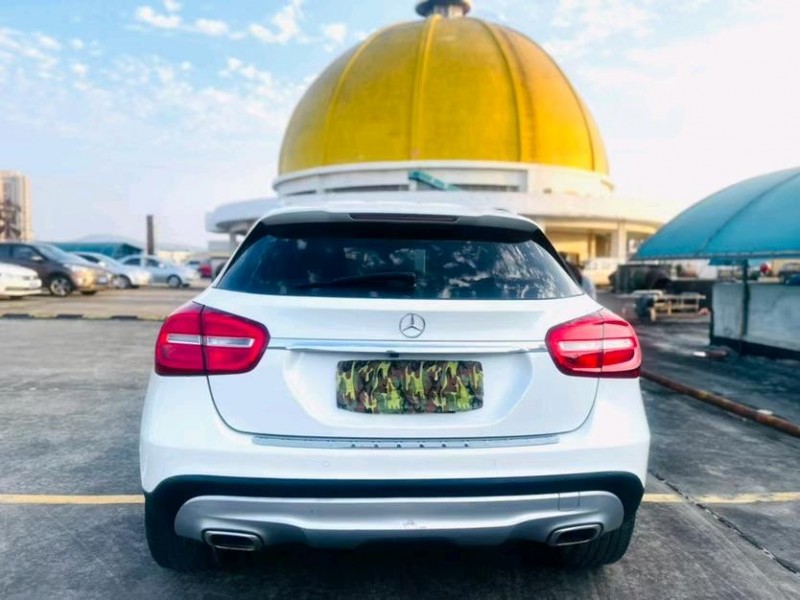 东莞14年奔驰GLA9