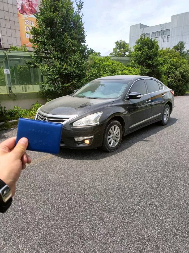 嘉興16年日產天籟2