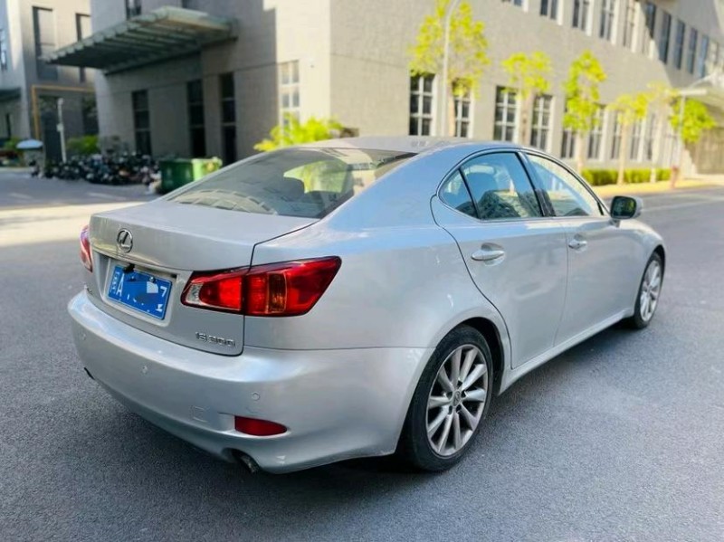 东莞09年雷克萨斯IS8