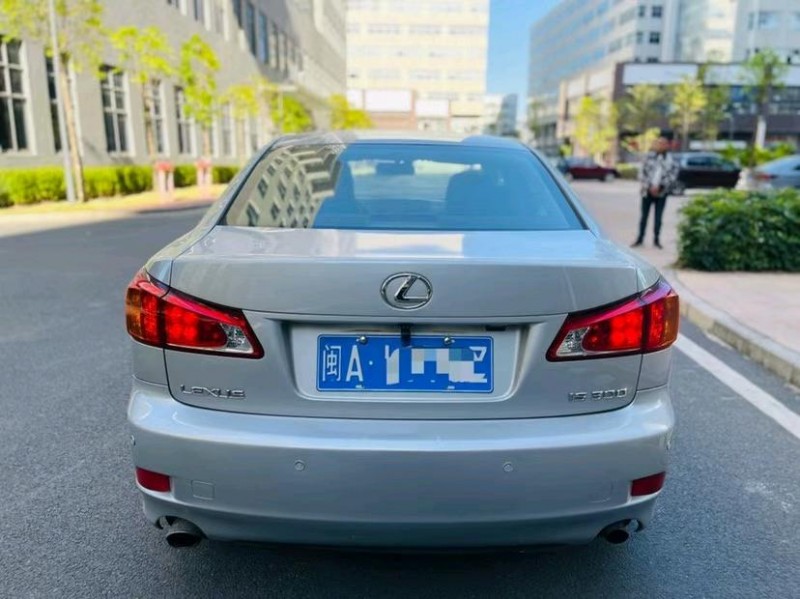 东莞09年雷克萨斯IS9
