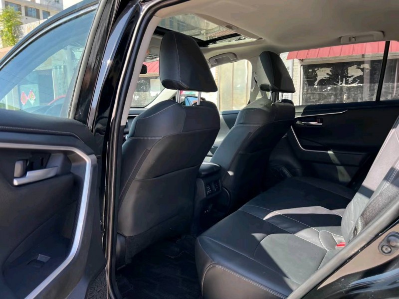 保定20年丰田RAV4荣放3